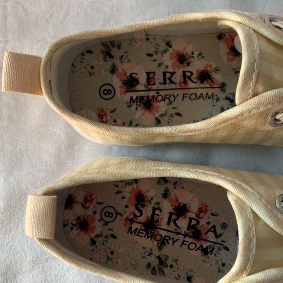 Serra Striped Slip-Ons NWOT Size 8 Women’s Pre-Laced no wear or stains - Picture 2 of 7